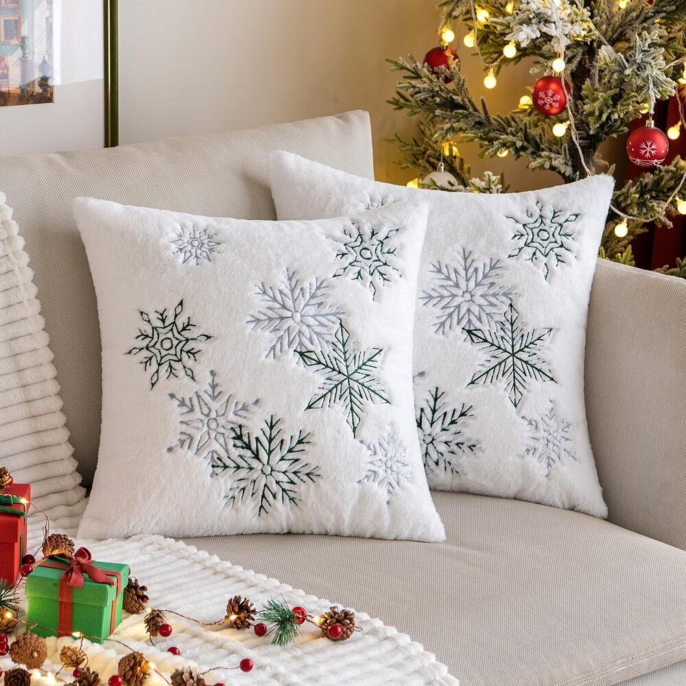 2931 Pack of 2 Christmas Decorative Throw Pillow Covers Soft Faux Fur